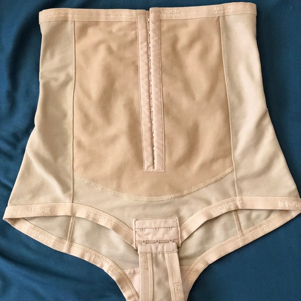 Bellefit corset size M